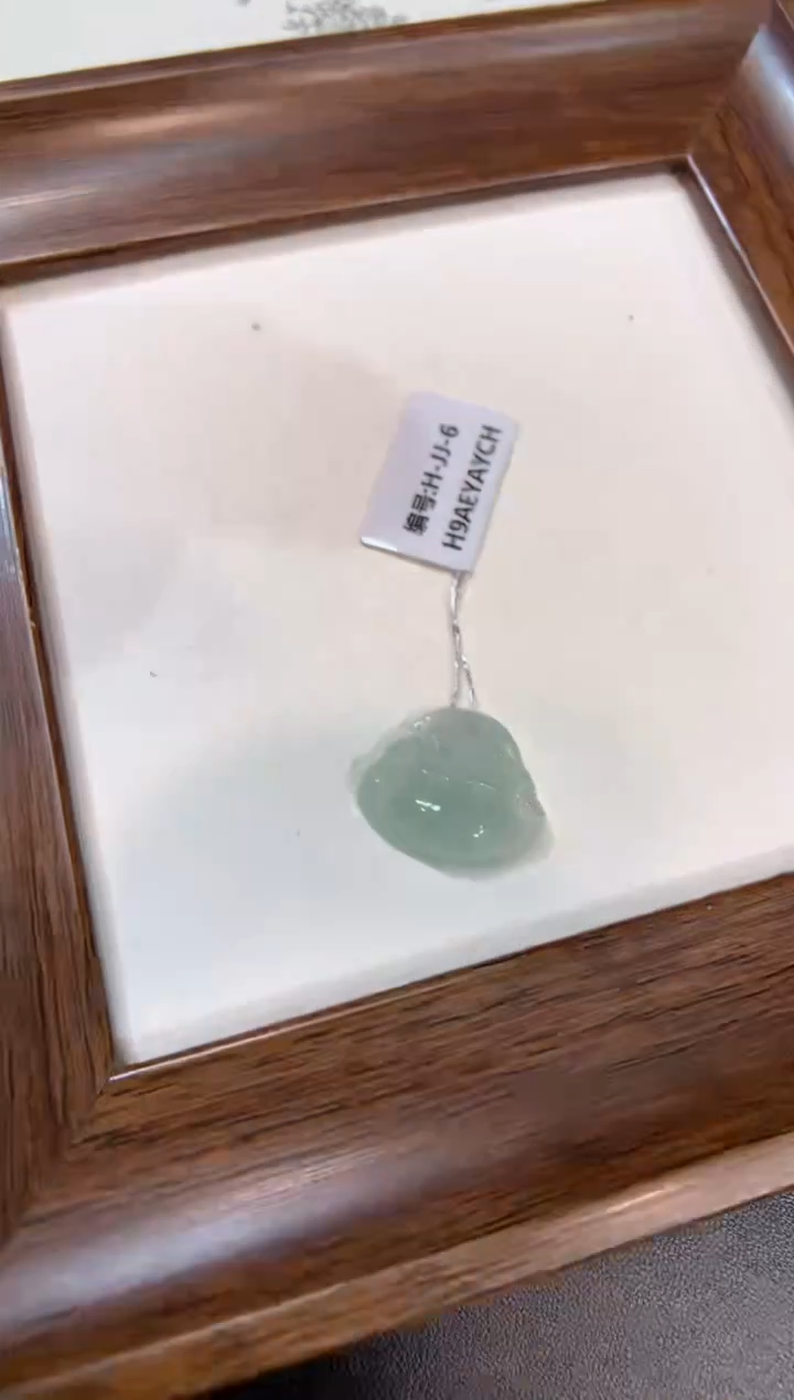 颈饰未镶嵌翡翠佛公