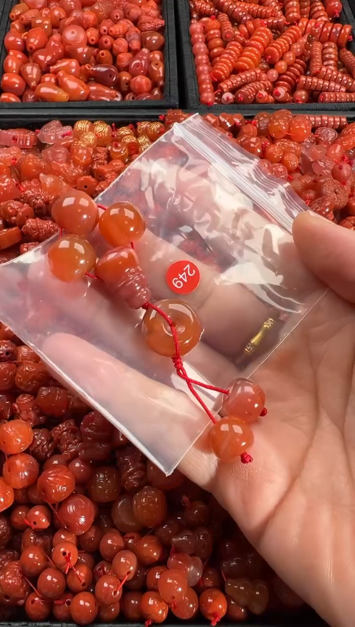 【闪购商品】南红玛瑙颈饰未镶嵌1
