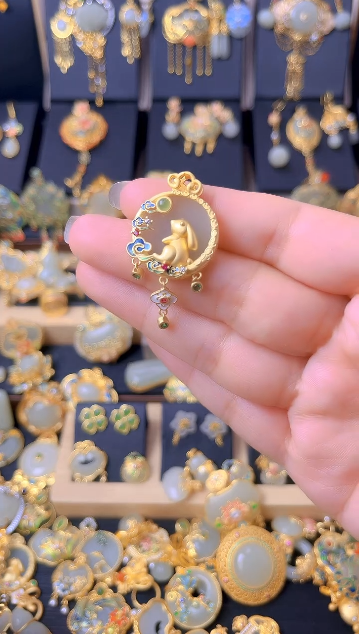 颈饰银S925镀金镶嵌和田玉兔子望月流苏吊坠