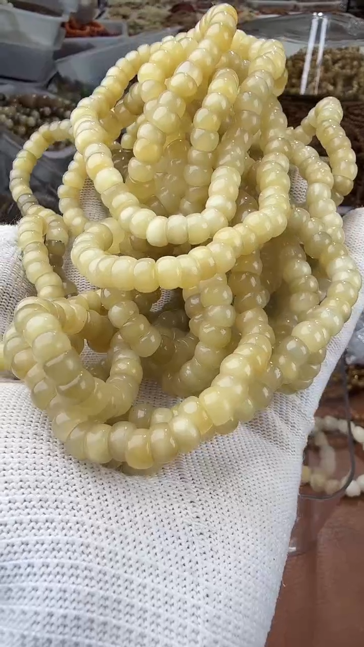 手串菩提根/象牙果龙脊小肠玉化小白龙