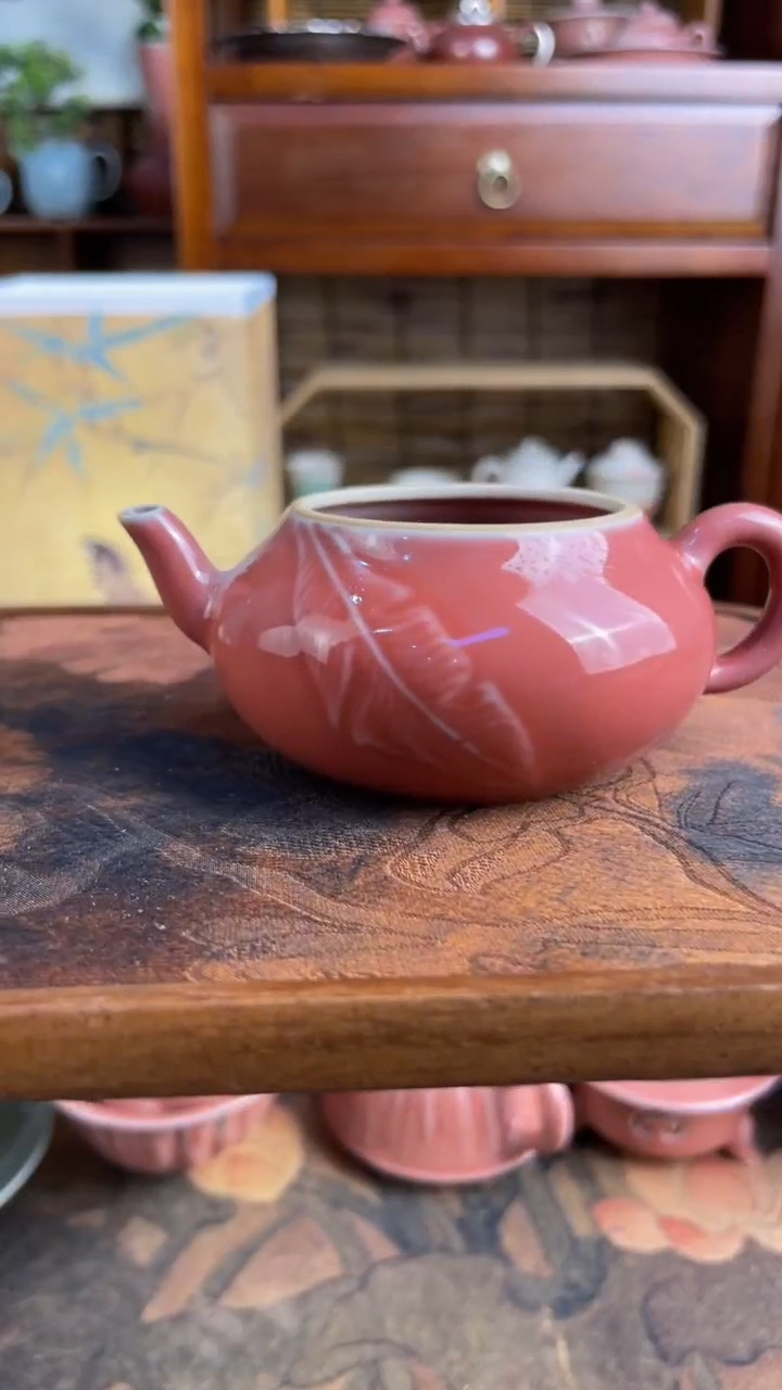 【闪购商品】虾豇豆红小思婷壶浮雕款