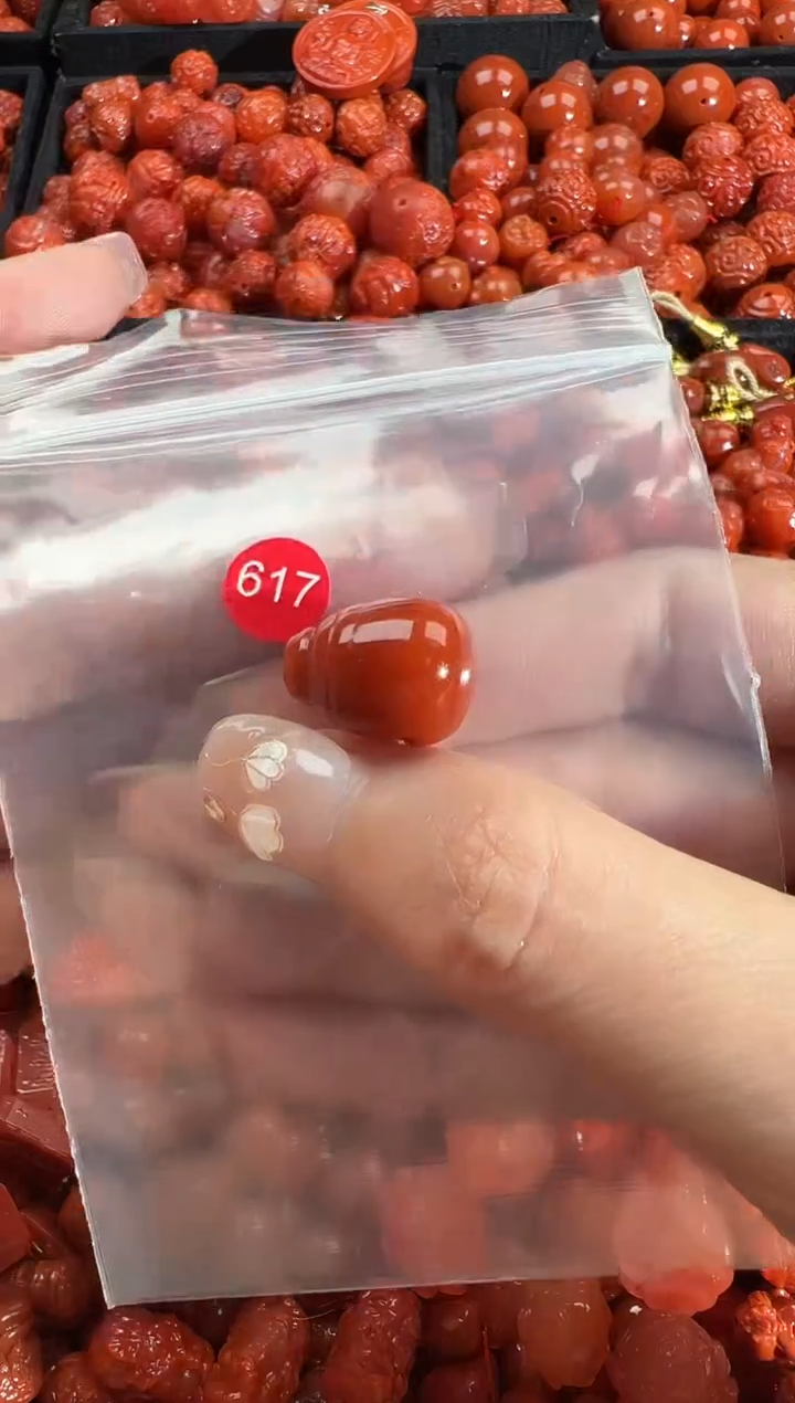 颈饰未镶嵌南红玛瑙1