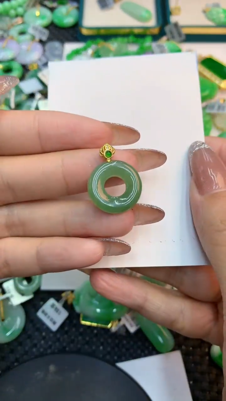 颈饰未镶嵌翡翠1