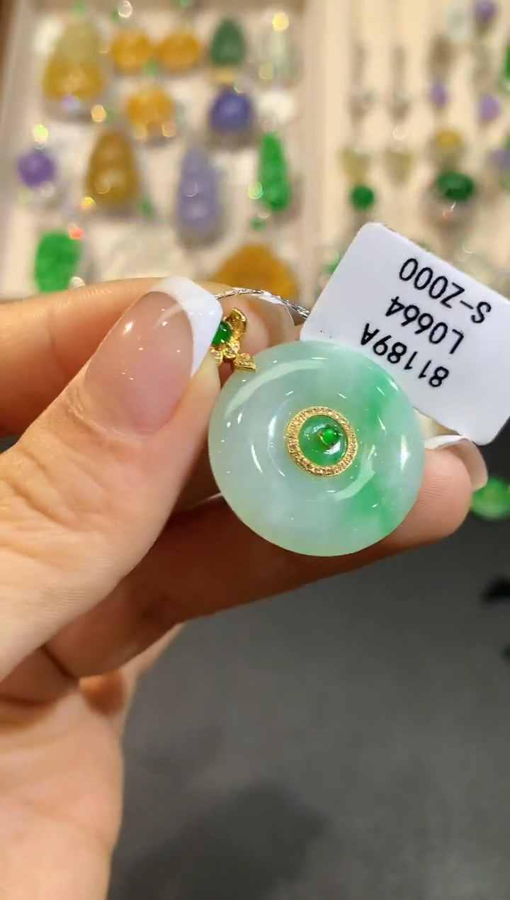 【闪购商品】翡翠吊坠(不含链)18K金镶嵌L0664