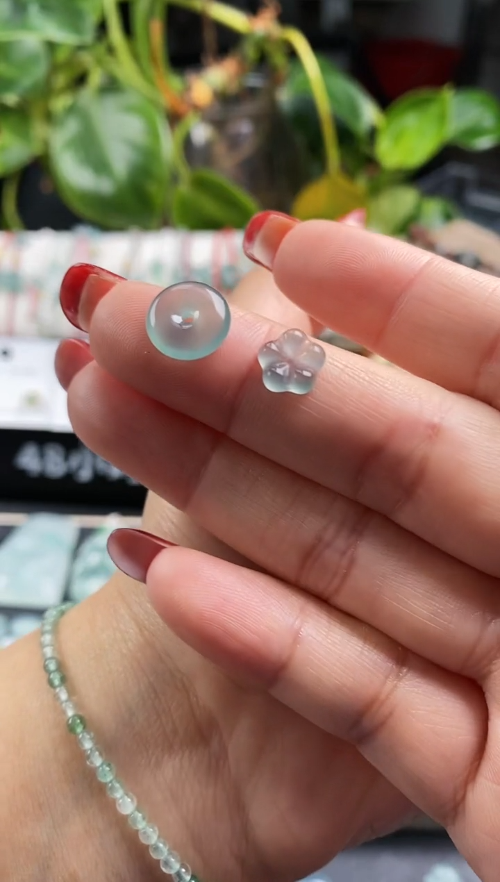 【闪购商品】翡翠裸石平安扣小花