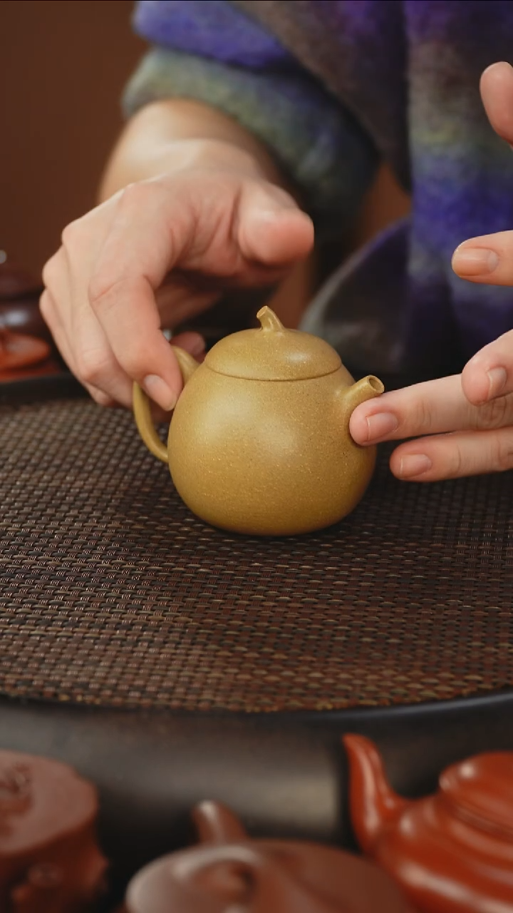 茶壶紫砂茄瓜 黄金段泥