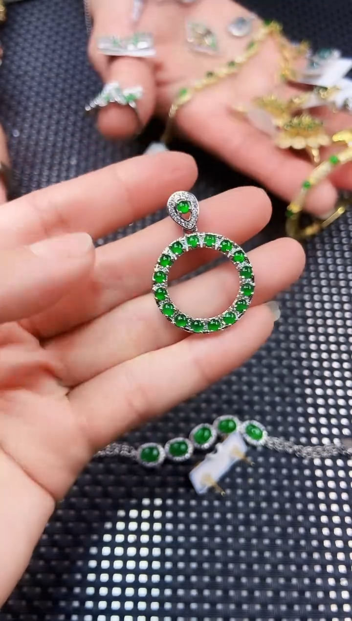 【闪购商品】翡翠吊坠(不含链)未镶嵌111111111