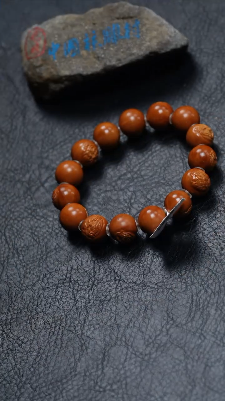 【闪购商品】橄榄核吊坠橄榄核