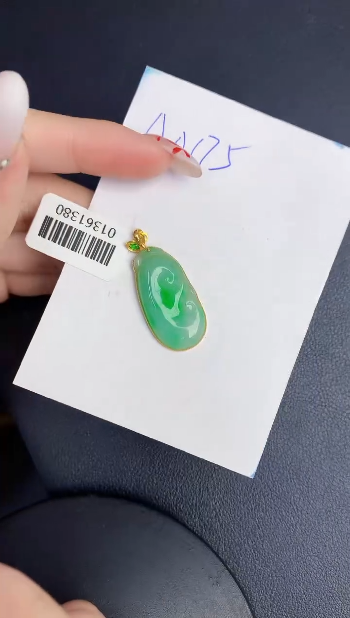 【闪购商品】翡翠颈饰18K金镶嵌00000000000