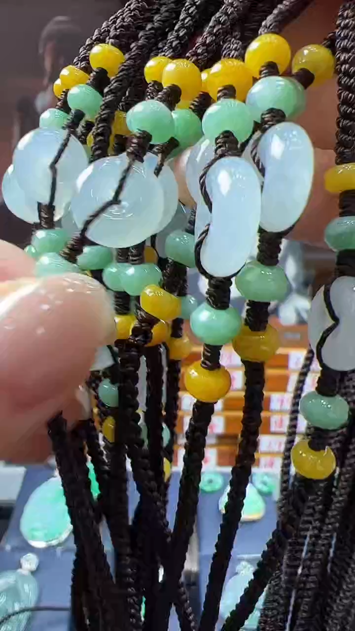 未镶嵌挂件翡翠美背（多样性发其一）