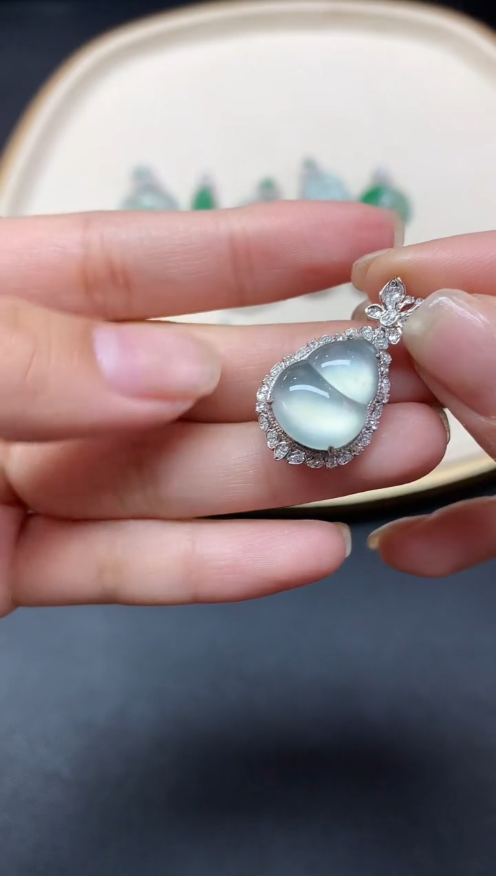 【闪购商品】翡翠吊坠(不含链)18K金镶嵌吊坠A362|12800