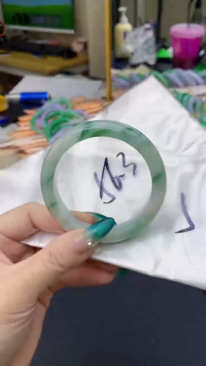 【闪购商品】翡翠手镯未镶嵌0246597184