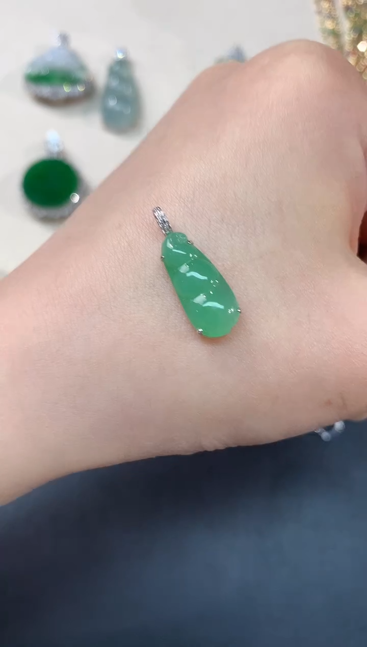 【闪购商品】翡翠吊坠(不含链)18K金镶嵌A239|1380