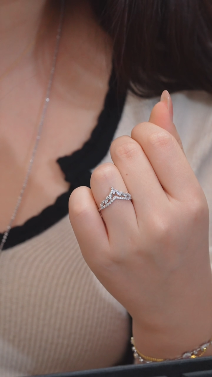 【闪购商品】钻石戒指18K金镶嵌       @@