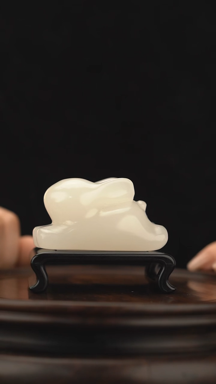 玉【前兔似锦】天然玉石摆件