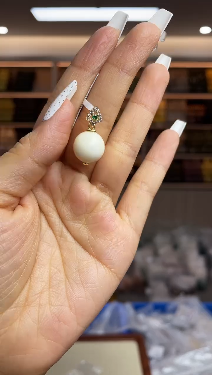 【闪购商品】蜜蜡裸石未镶嵌多样性发一件