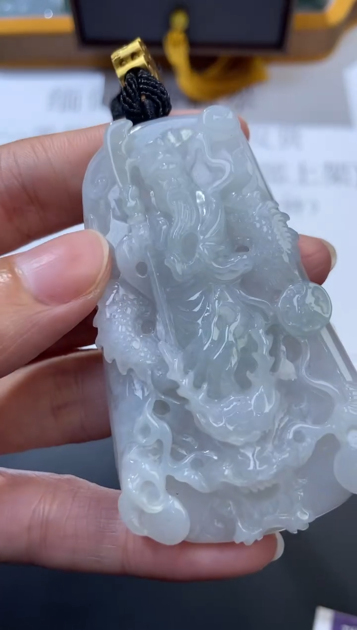未镶嵌挂件翡翠378952  多人