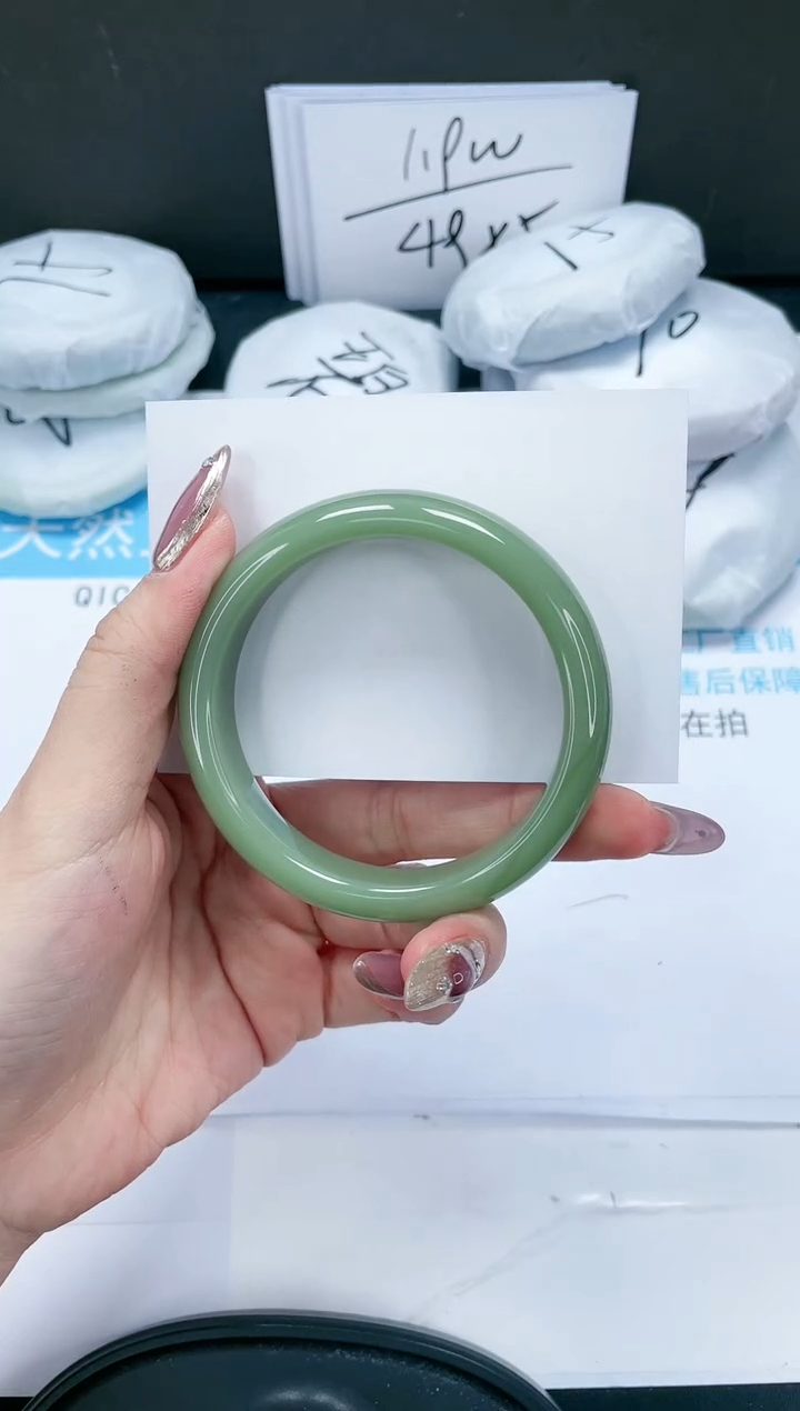 【闪购商品】石英质玉手镯未镶嵌373-57.7