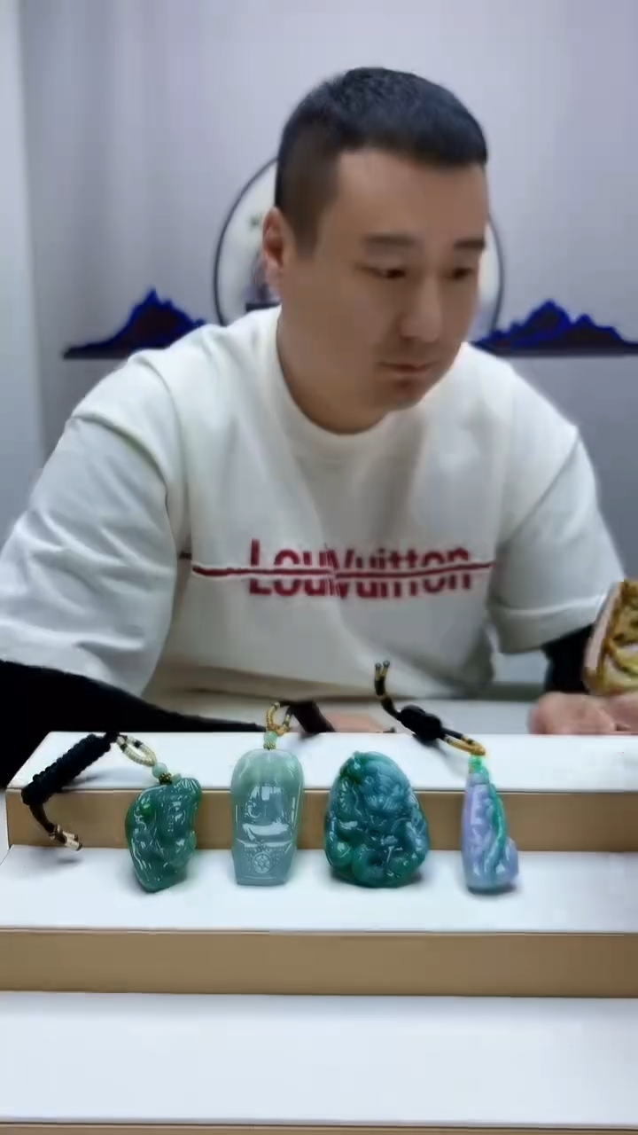 未镶嵌定制翡翠秋**风4898zm-毛货挂件