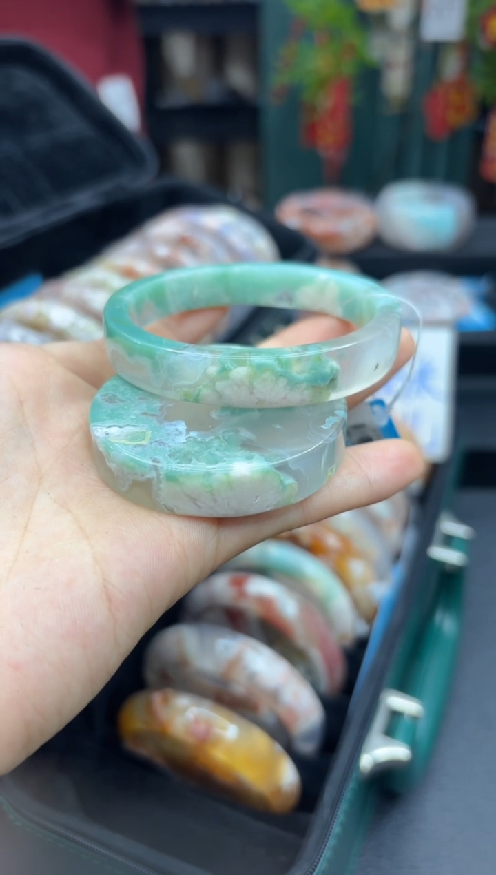 【闪购商品】石英质玉手镯未镶嵌146（56圈赠送镯心）