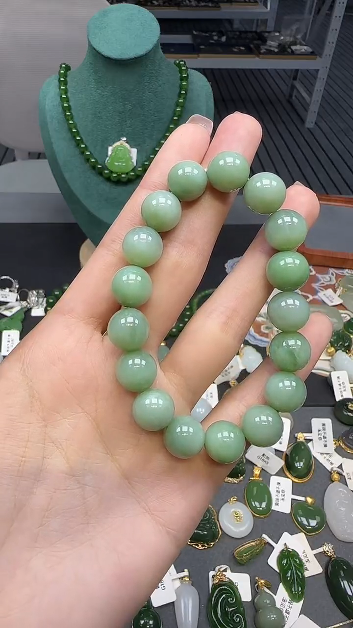 未镶嵌手串和田玉1