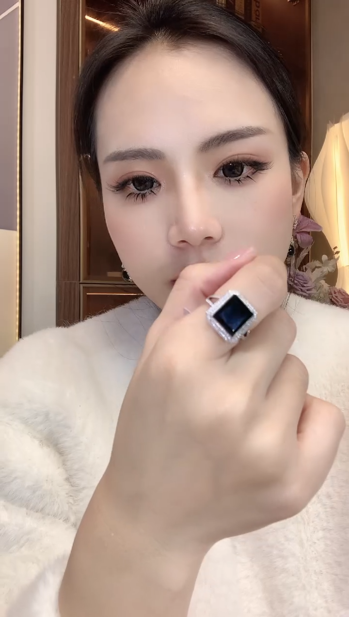 【闪购商品】翡翠戒指18K金镶嵌D38一件