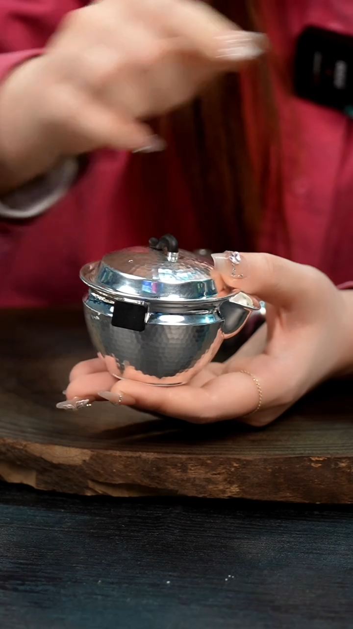 【闪购商品】手工锤纹银手抓壶