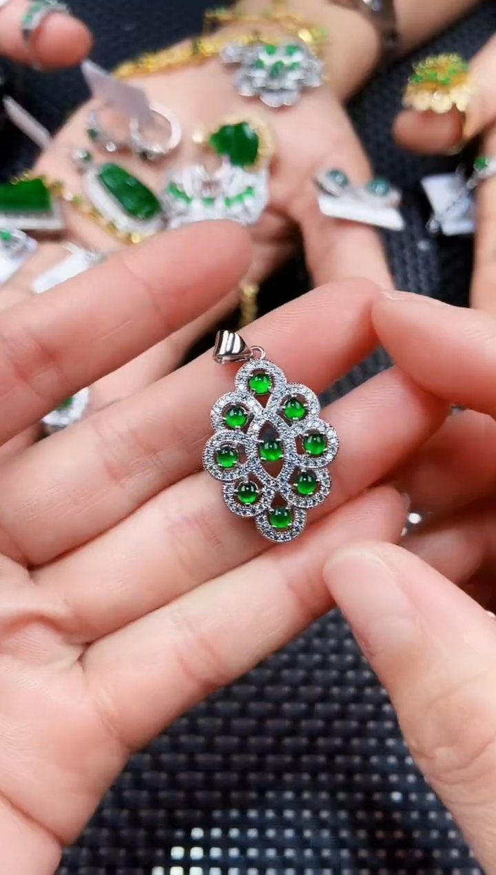 【闪购商品】翡翠吊坠(不含链)未镶嵌111111111