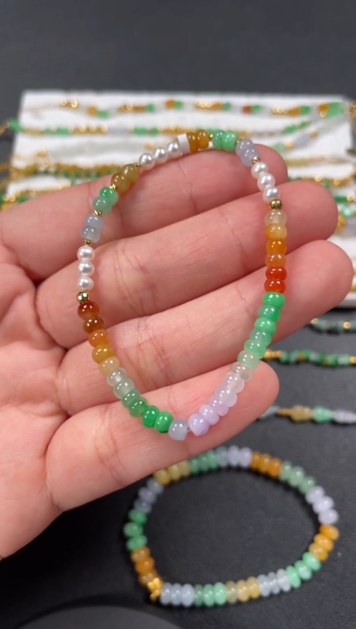 18K金镶嵌手串翡翠一条  P261