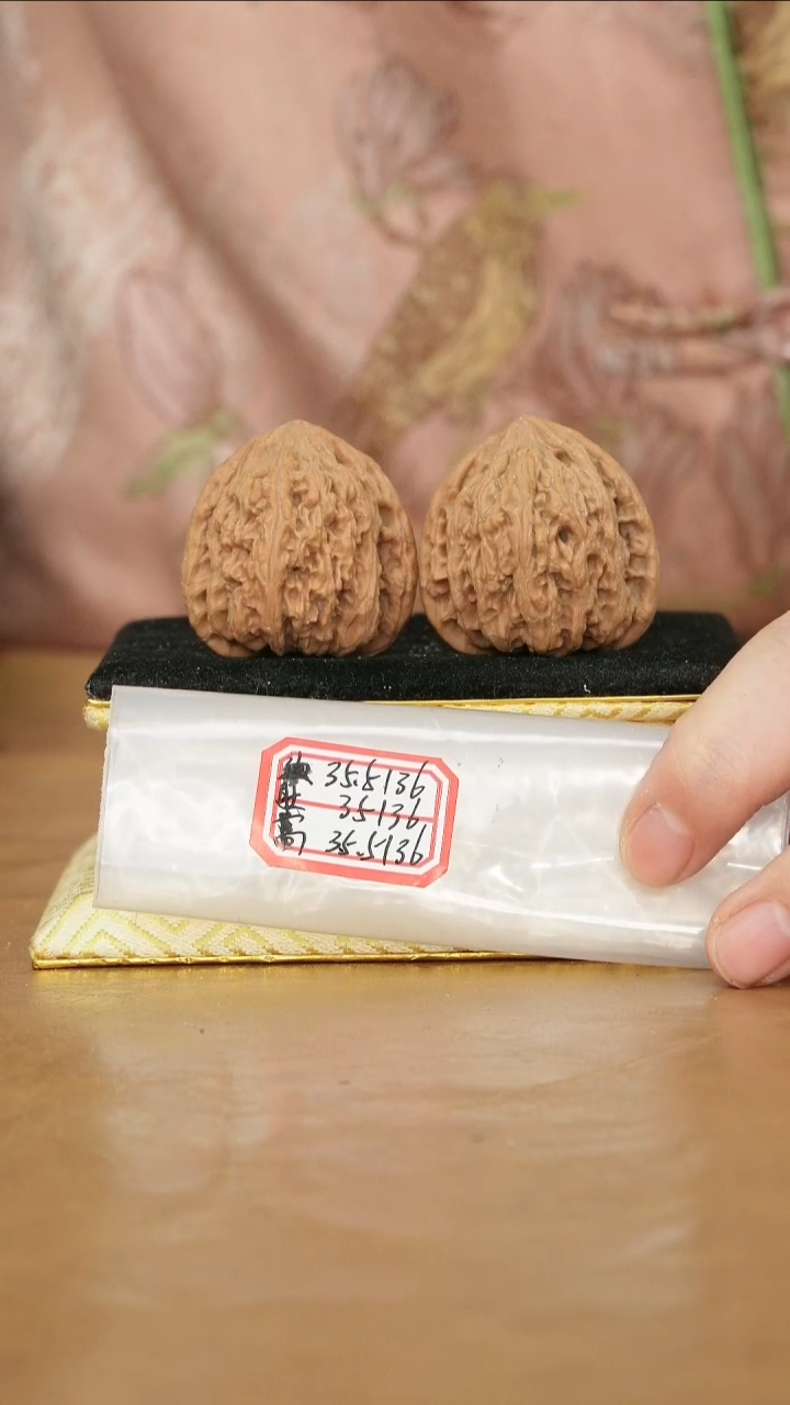 把件文玩核桃密纹狮子头