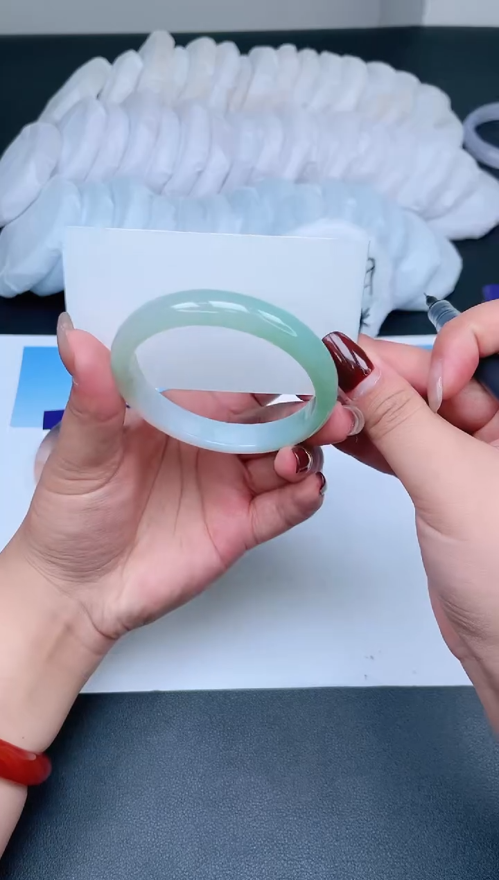 【闪购商品】石英质玉手镯未镶嵌373-57.7