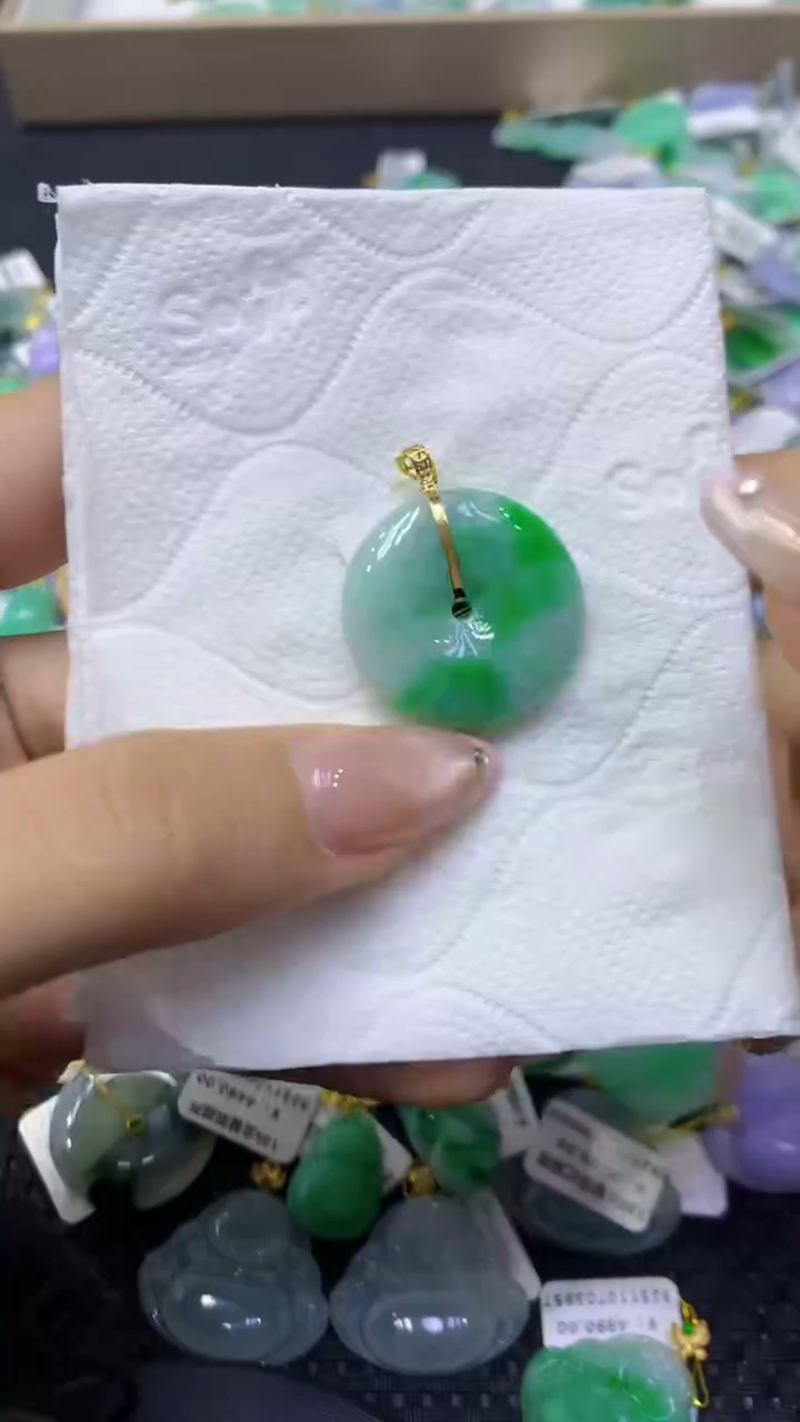 颈饰18K金镶嵌翡翠天然缅甸翡翠A货