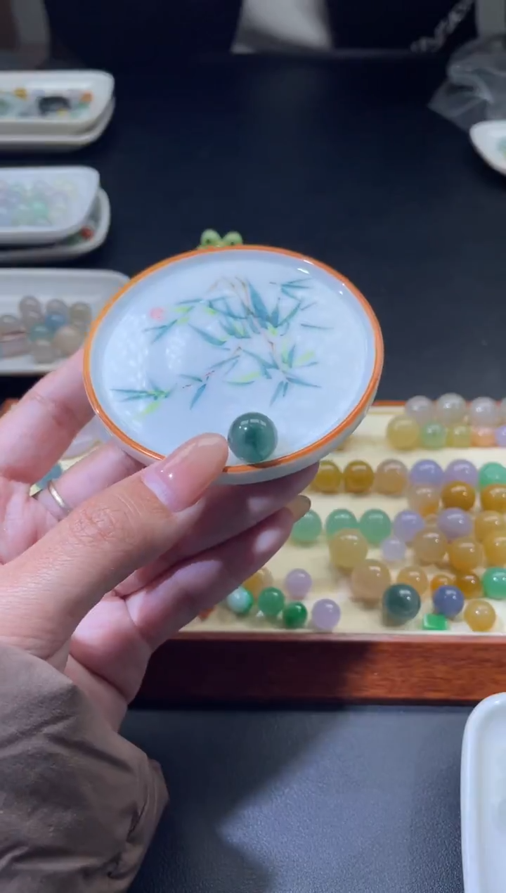 未镶嵌定制翡翠中**股翡翠毛货