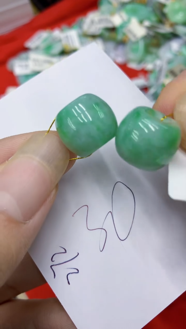 翡翠未镶嵌颈饰111111111111多样性发其一