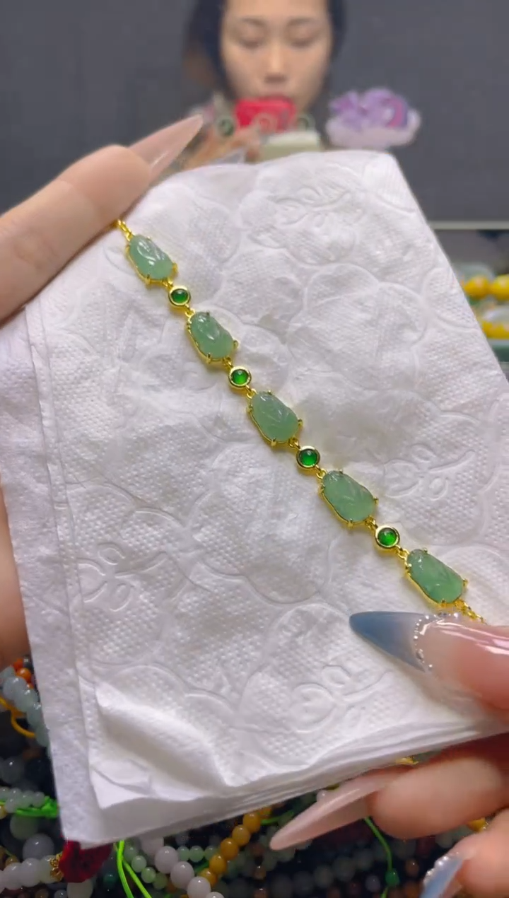 颈饰未镶嵌翡翠/D/翡翠A货，一件也是批发价