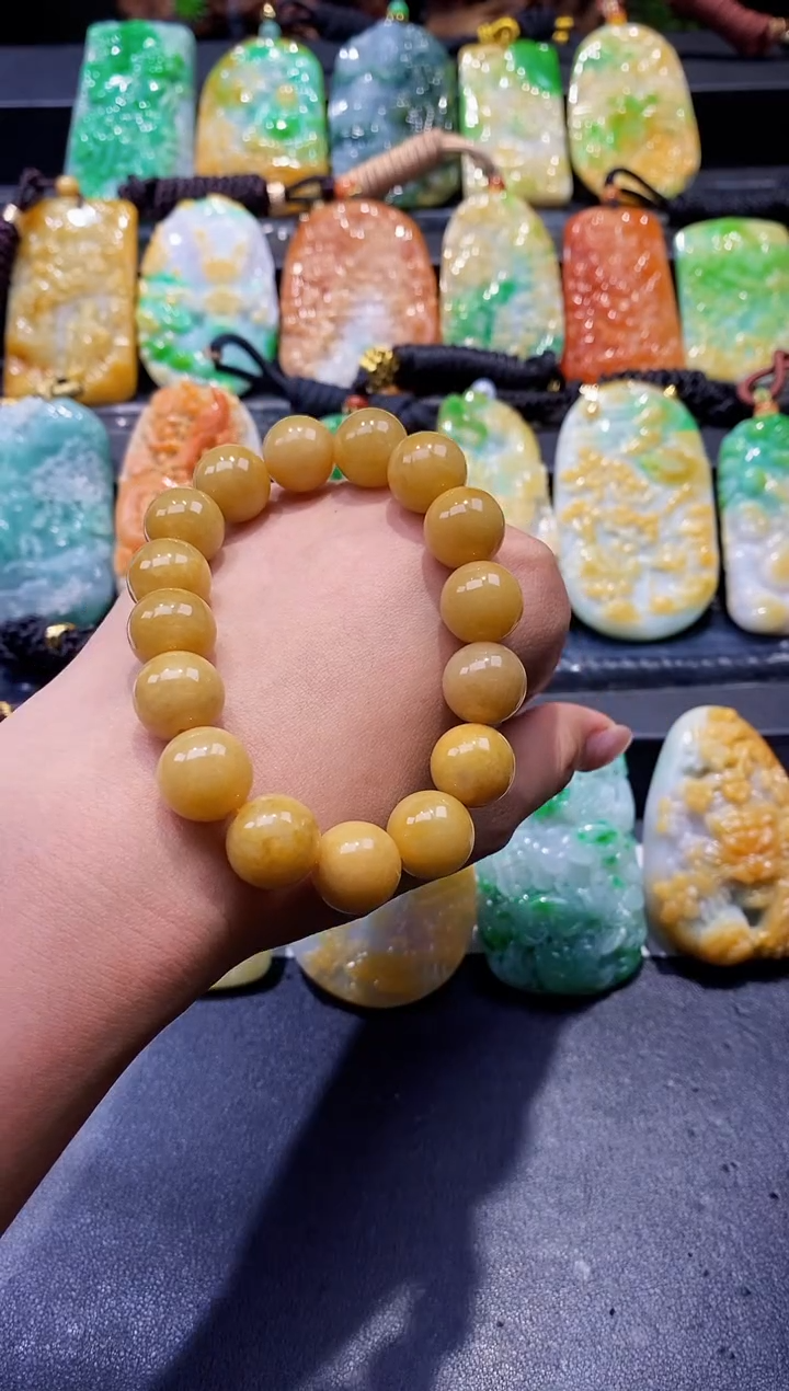 翡翠未镶嵌颈饰A货翡翠