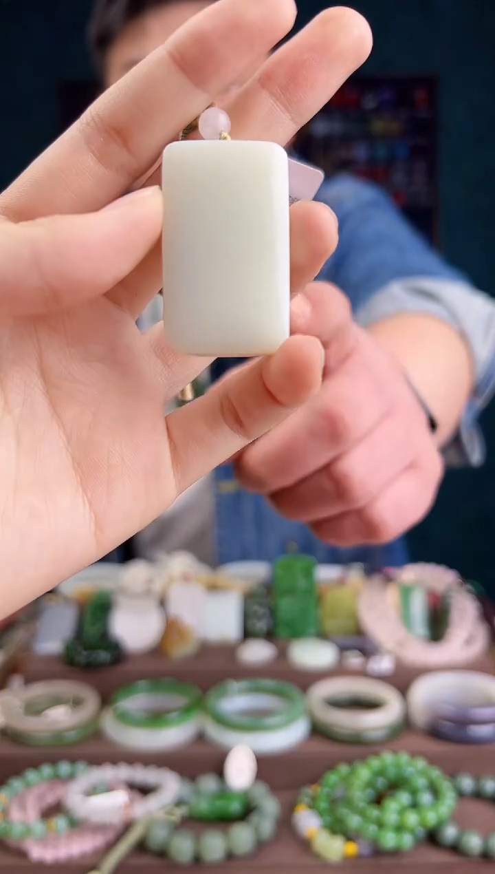 【闪购商品】和田玉颈饰未镶嵌多样性发货 拍一单发一个