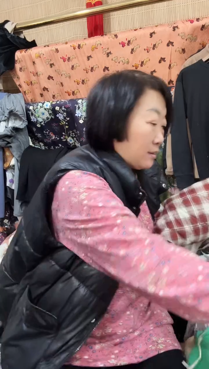 尾货棉上衣裁片一件白色裁片（有跳线微色差）  293号