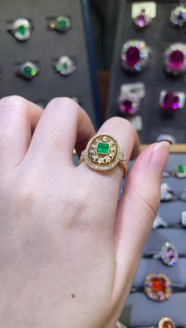 【闪购商品】祖母绿戒指18K金镶嵌/0.42ct/潘杰希尔