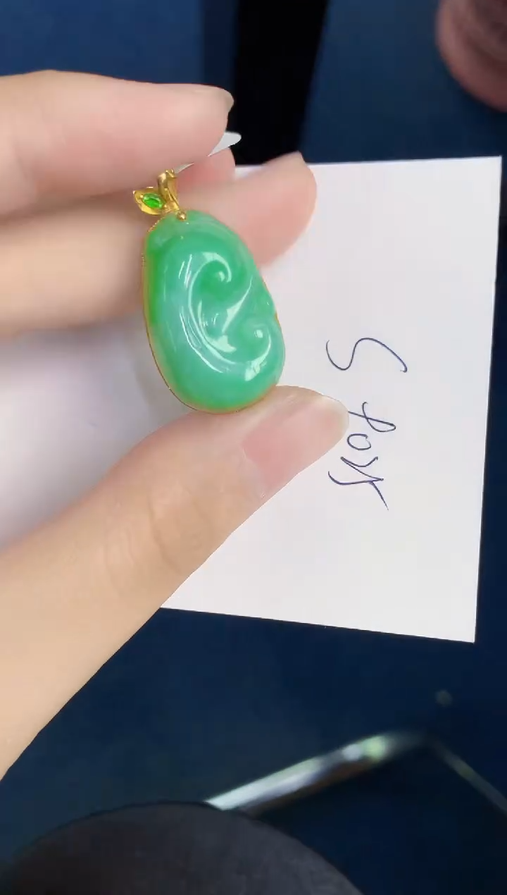 翡翠18K金镶嵌颈饰天然翡翠缅甸A货