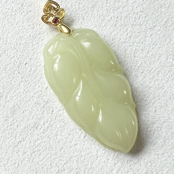 锦鲤说「大虫专属」和田玉 黄口树叶吊坠气质金枝玉叶多样性发一