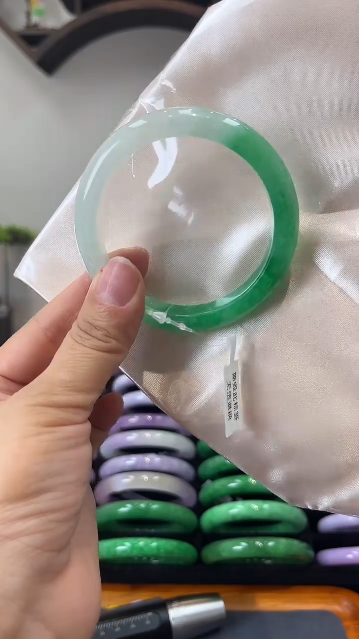 【闪购商品】砖雕闪117 圈口57.7 独货手镯