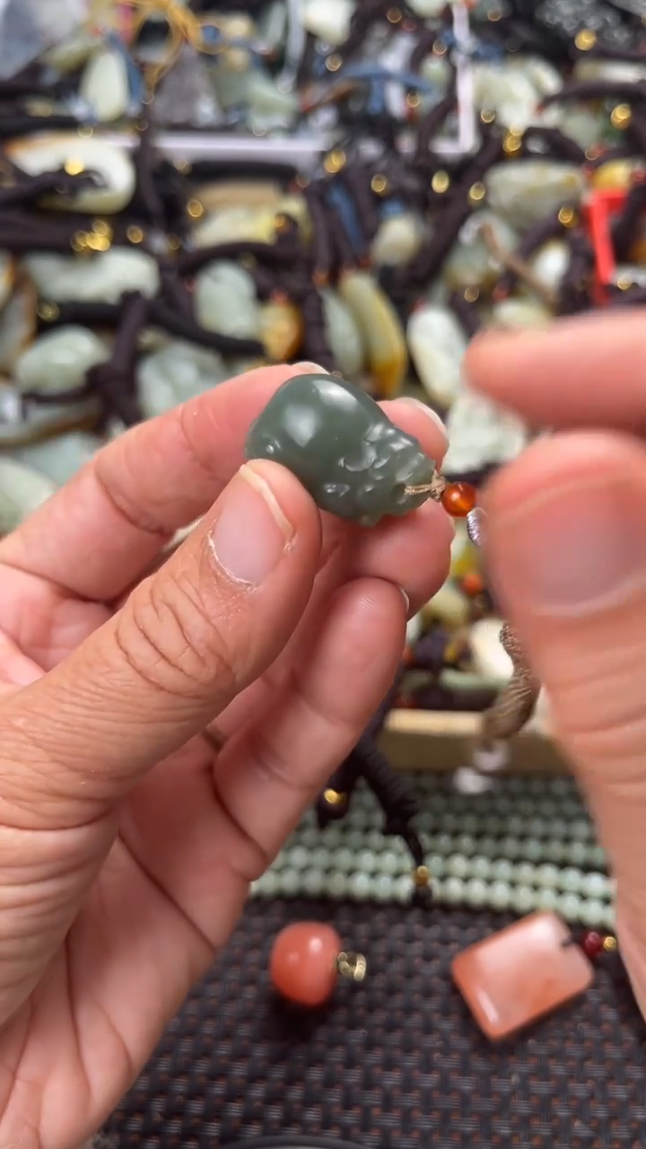 【闪购商品】和田玉颈饰未镶嵌多样性发货没有证书拍一发一有瑕