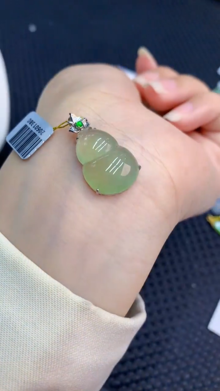 【闪购商品】翡翠颈饰18K金镶嵌            8