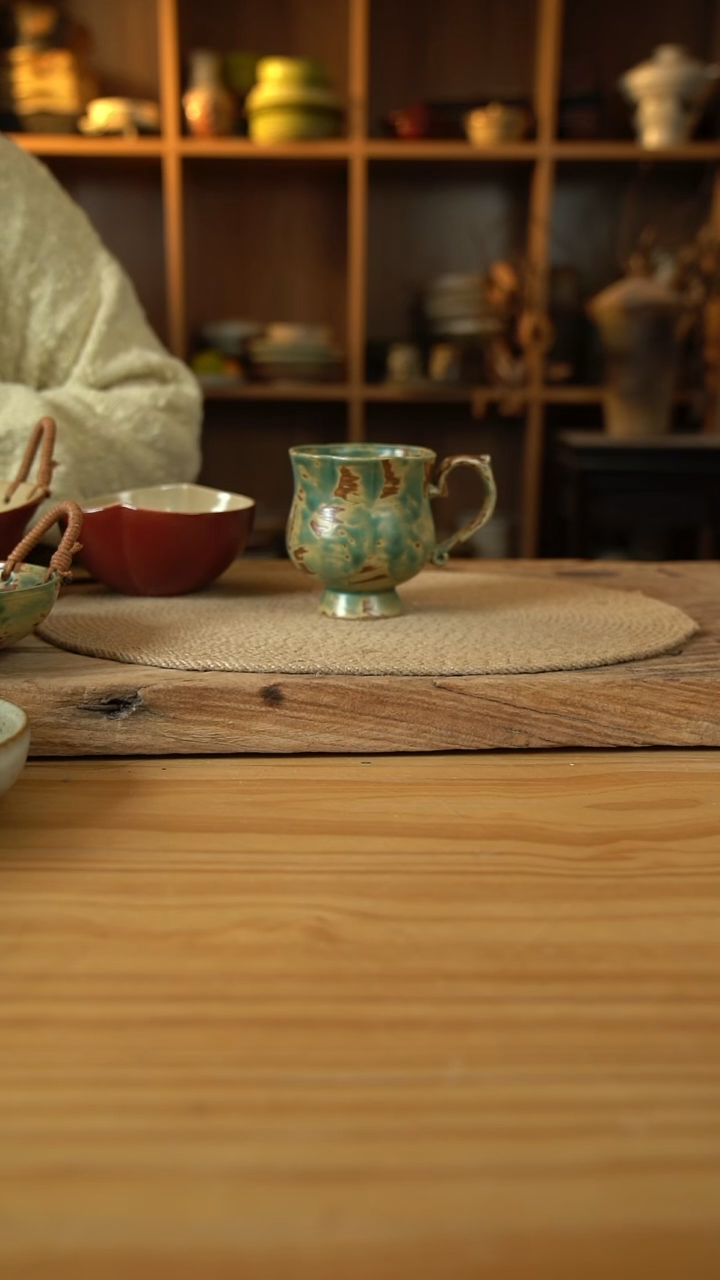 黄绿色系列的花口高脚咖啡杯1个