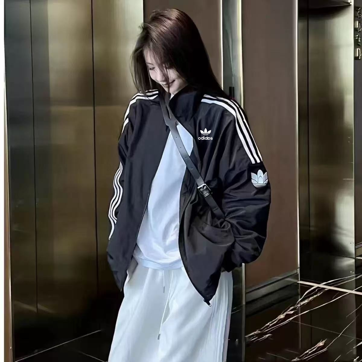 【商场撤柜】春秋情侣款夹克刺绣logo内里网眼立领夹克