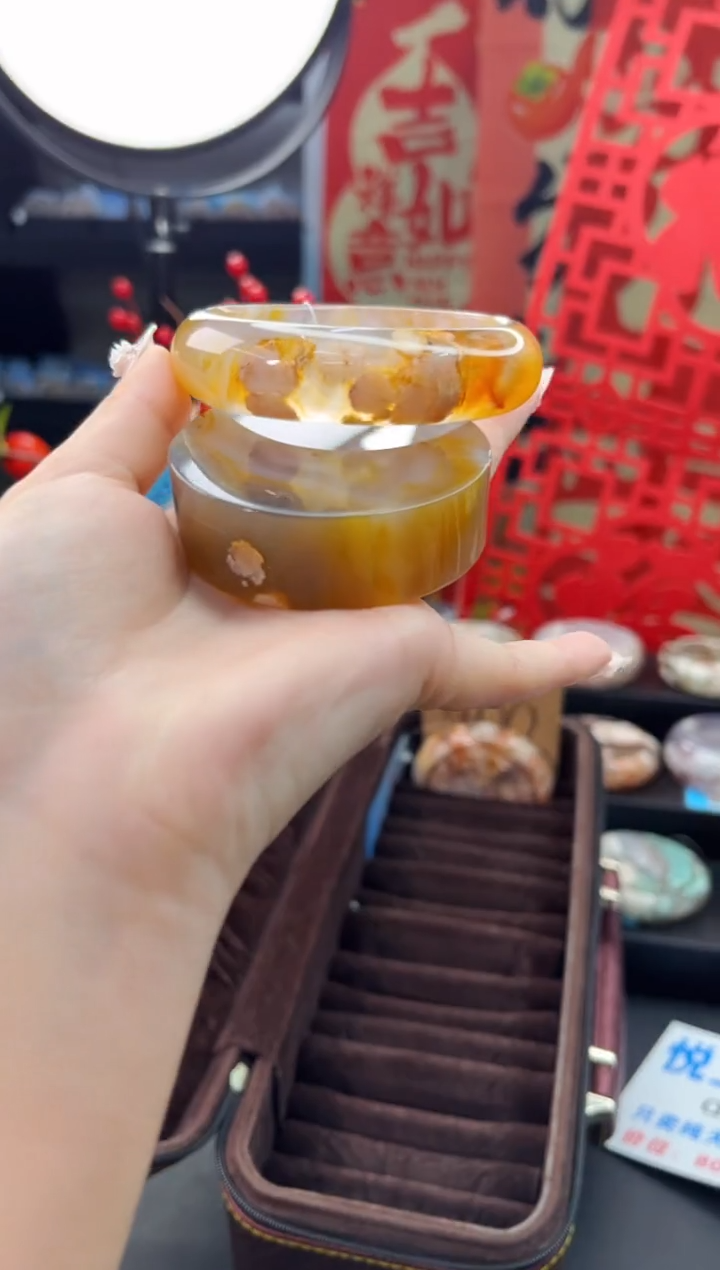 【闪购商品】石英质玉手镯未镶嵌赠送镯心（61圈口）