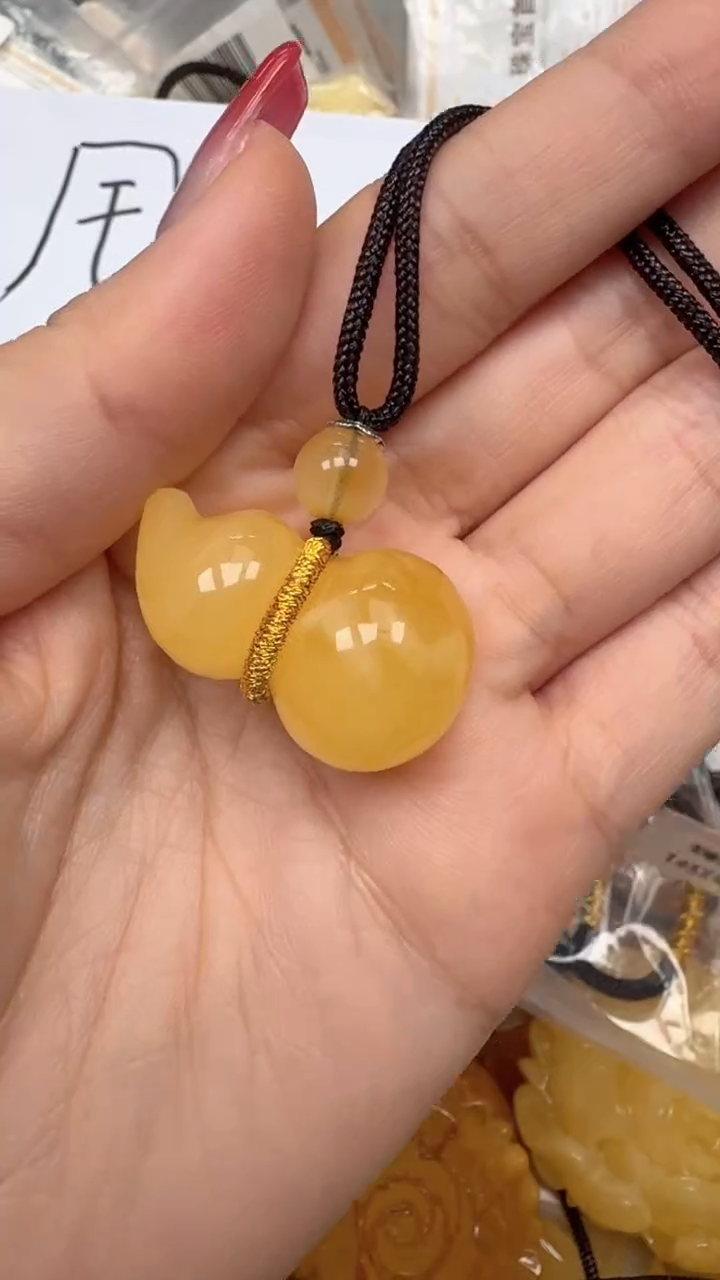 裸石琥珀未镶嵌如图