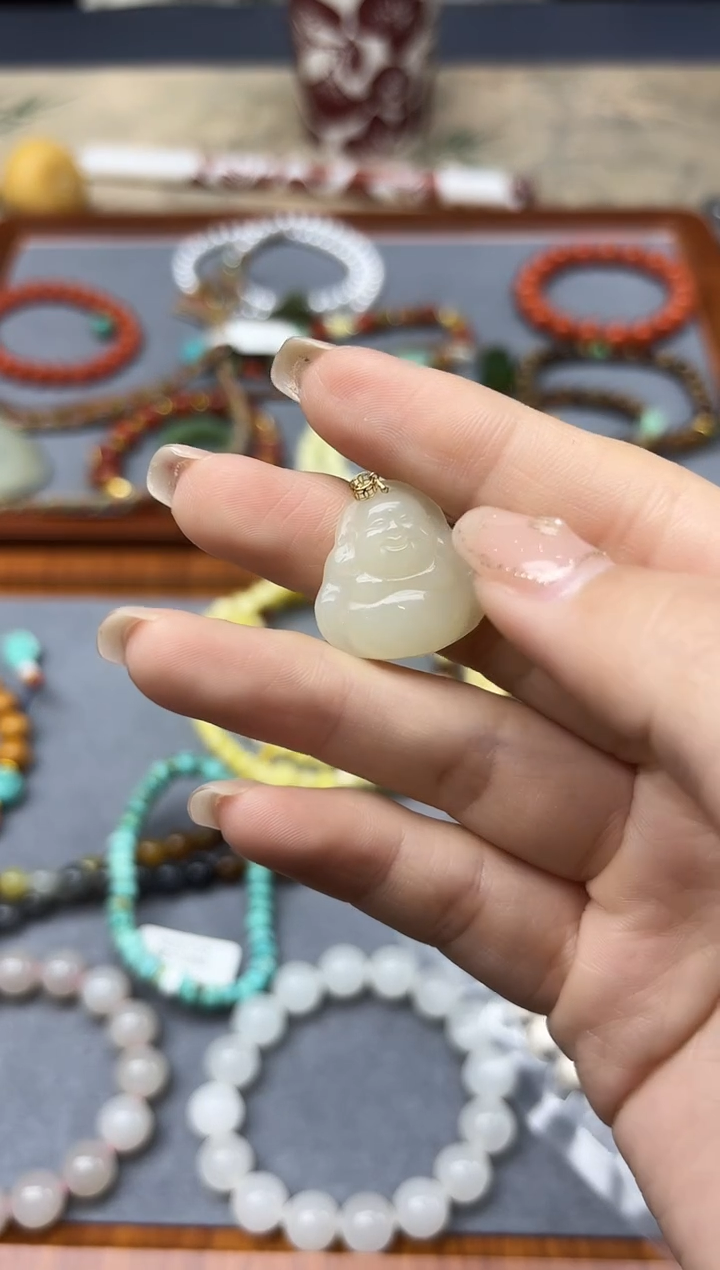 颈饰18K金镶嵌和田玉18K金和田玉佛公吊坠LP赠链