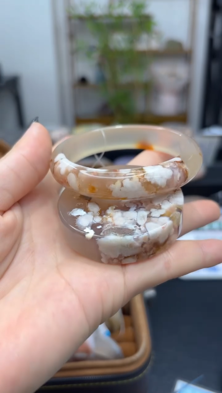 石英质玉手镯未镶嵌C690(55圈赠送镯心)